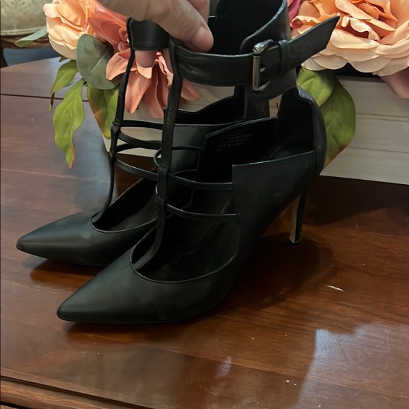 Marciano Leather Elegant Black Strappy Women's Shoes - Picture 3 of 9